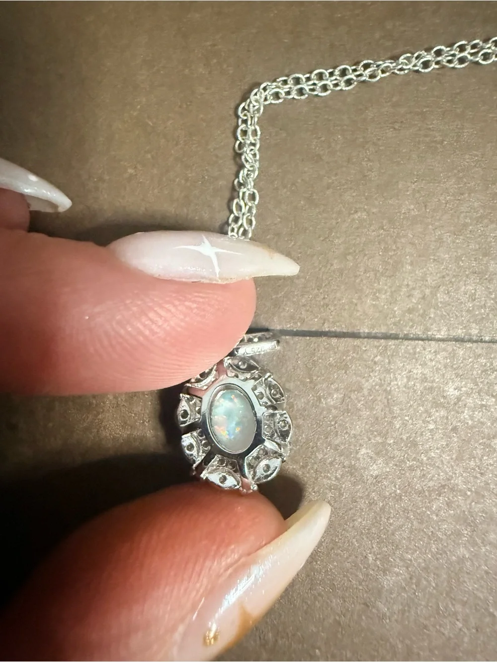 Mina Bloom dazzling opal